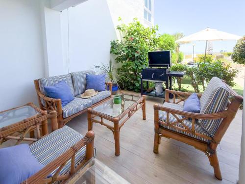 La casita frente al mar con jardín by costablancarent