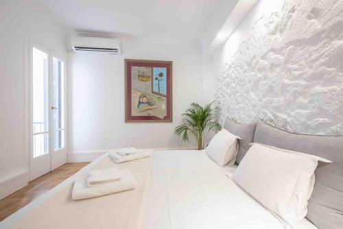 Acropolis Pedestrian St Luxury 2BR Walk Plaka Apt