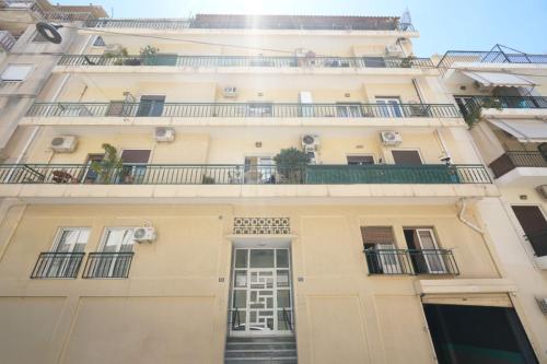 Classy & Lux Apartment in Athens, 4 mins walk to metro