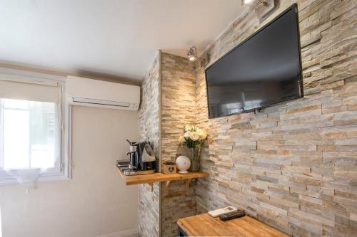 Studio near Old Port Panier and Station