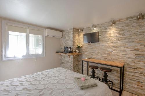 Studio near Old Port Panier and Station
