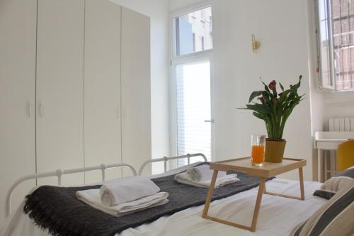Ample 2-BR Space 1 min to Romolo M2