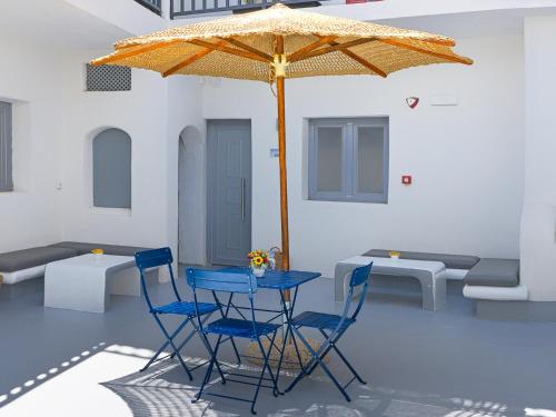 Tatakis Design Hotel With Rooftop Caldera Views