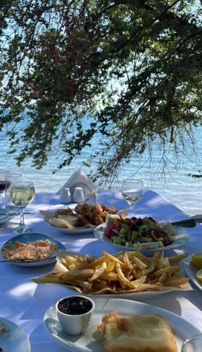 Popi Apartment for rent Peraia floor with balcony 38 qm τμ NEW BED !!!