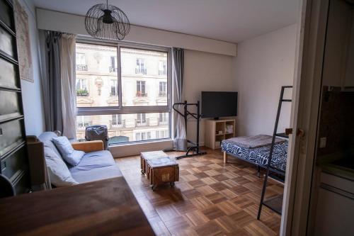 Modern accommodation near Parisian attractions