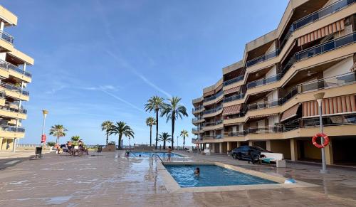 Apartamento frente al mar con WIFI y parking.