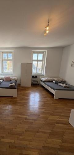 Three Bedroom Spacious Apartment near Train Station