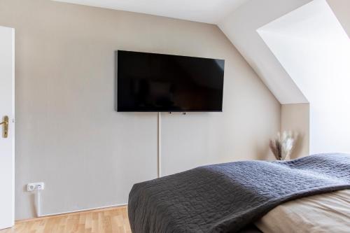 Schlossberg Panorama Studio - 1 BR & Lift & Free Parking by HERO HOMES Graz
