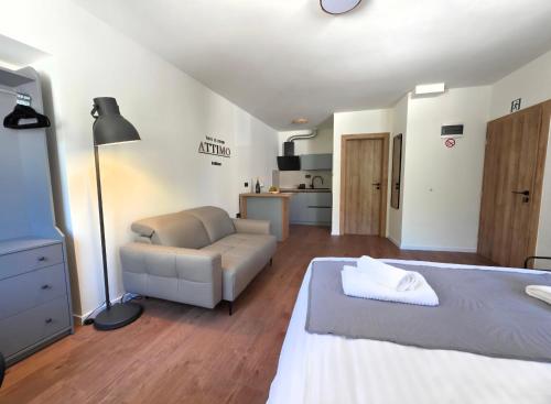 Attimo Boutique Studio - Old Town