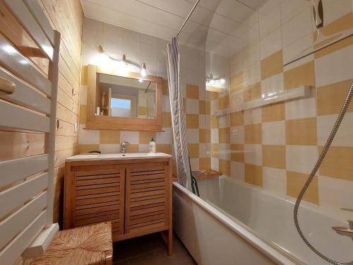 Studio moderne, centre station, terrasse sud, animaux admis