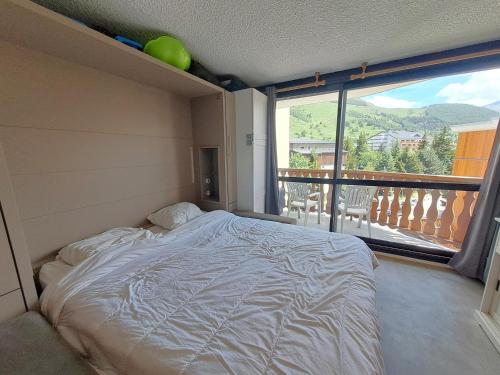 Studio moderne, centre station, terrasse sud, animaux admis