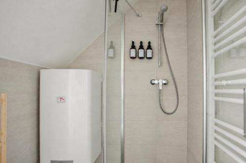 Schlossberg Panorama Studio - 1 BR & Lift & Free Parking by HERO HOMES Graz