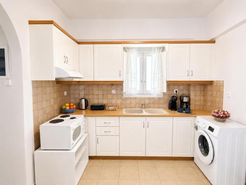 Azure Breeze I - Sea View Apartment