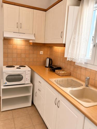 Azure Breeze I - Sea View Apartment