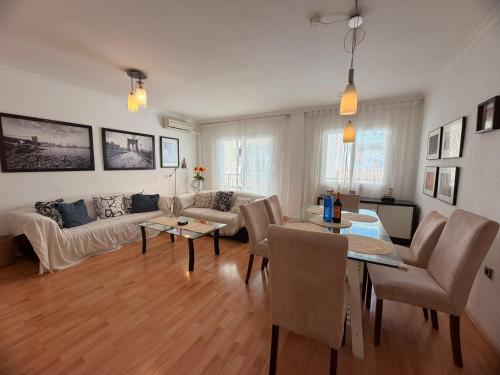 Castillo Sea Breeze Apartment