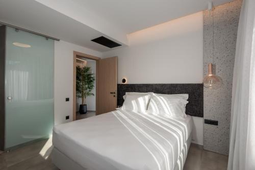 Naeva Luxury Apartments - Blue