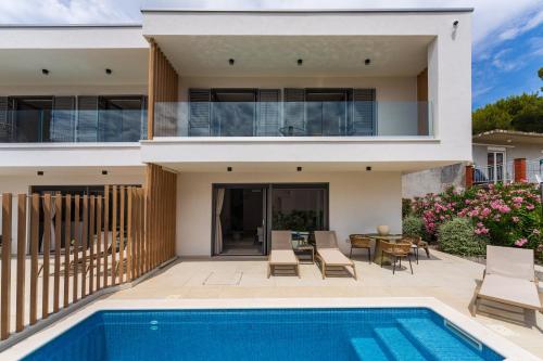 Villa Cvita east