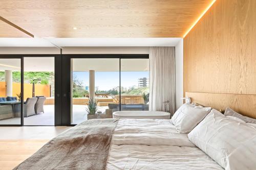 Darko Suite ~ Great Views ~ Private Terrace Pool