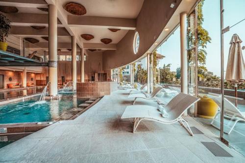 Darko Suite ~ Great Views ~ Private Terrace Pool