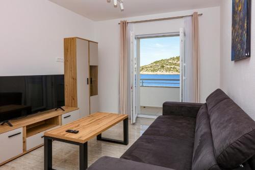 Apartments by the sea Razanj, Rogoznica - 2100