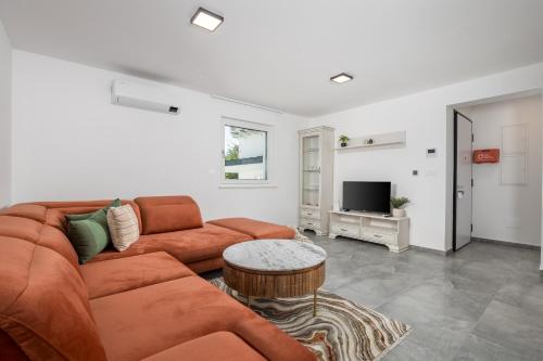 Apartments with parking space Vantacici, Krk - 25536
