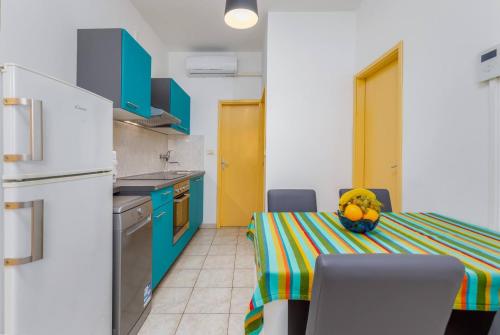 Family friendly house with a swimming pool Peroj, Fazana - 27692
