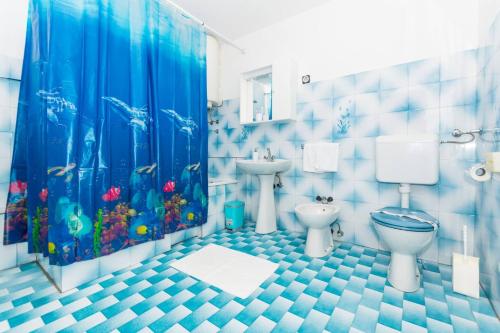 Apartments with parking space Pula - 27705