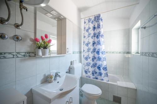Apartments with parking space Palit, Rab - 22743