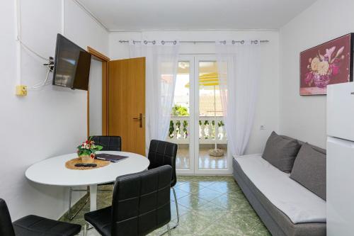 Apartments with parking space Srima - Vodice, Vodice - 25188