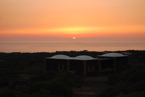 Photo de la galerie de l'établissement Dammusi Punta Fram, à Pantelleria