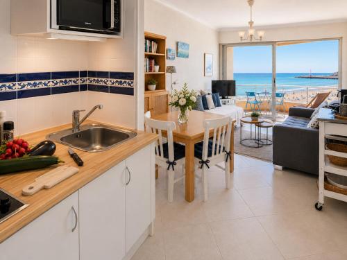 Studio face mer avec garage et proche centre ville, plage, commerces - FR-1-197-486