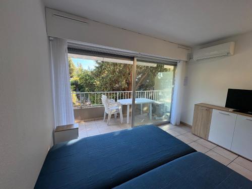Studio Climatisé - Plage à 50m - Central - WiFi Gratuit