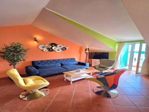 Villa Adrian - Six Bedroom Villa with Swimming pool and Sea View