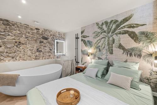 Romantic suite- Beach within walking distance- Old Antibes photo 10