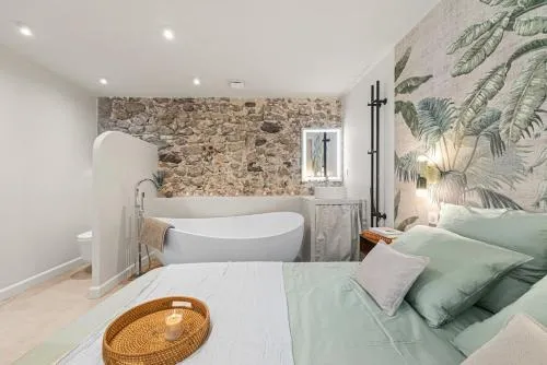 Romantic suite- Beach within walking distance- Old Antibes photo 1