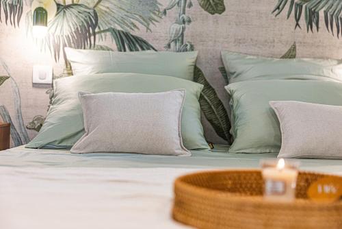 Romantic suite- Beach within walking distance- Old Antibes photo 15