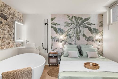 Romantic suite- Beach within walking distance- Old Antibes photo 5