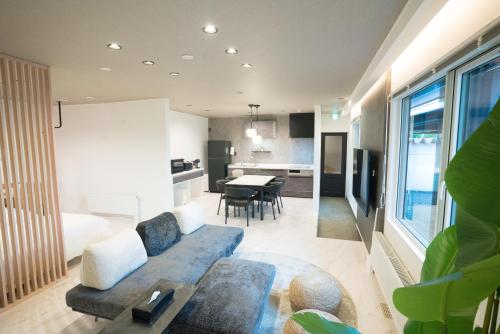 Brand New Furano Private Villa 雪の音 8 mins to ski field