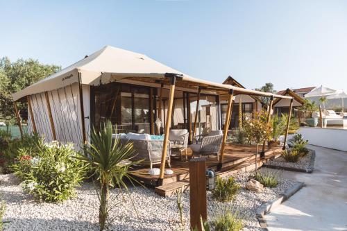 Glamping Resort Olive and Sea