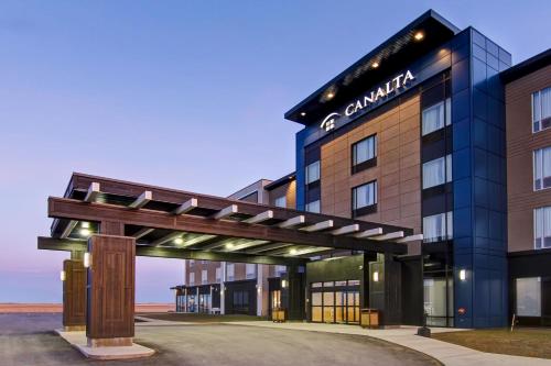 a rendering of the entrance to a hotel at Canalta Kindersley in Kindersley