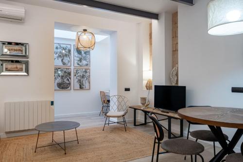 BeBarceloner Eixample Duplex Apartments