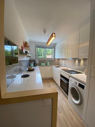 Le Mistral, Superbe Appartement 2 Chambres, Vue Mer Proximité Plage, Parking Gratuit