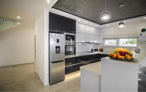 Pet Friendly Home In Makarska With Sauna