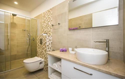 Pet Friendly Home In Makarska With Sauna