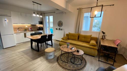 Garden Seaview Luxury Apartment with private parking