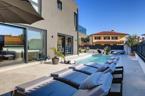 Villa Orion - Private Heated Pool, Sauna & Jacuzzi