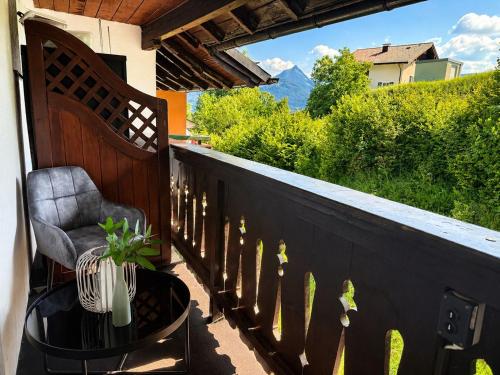 Aparthaus Dittelbach by Faraway Homes
