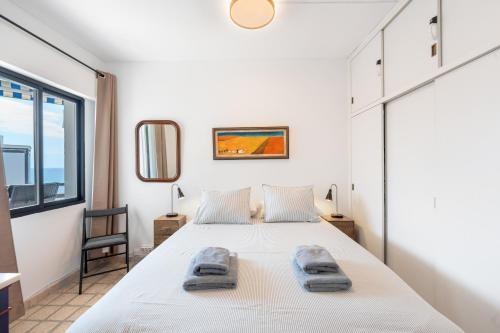 Comfortable First Line Apartment