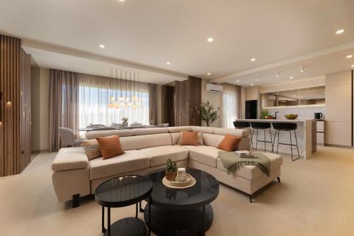 Villa Cremona 1 by El-pi Tours
