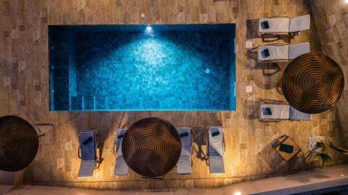 an overhead view of a swimming pool in a hotel at Casa Gabriel in Estômbar